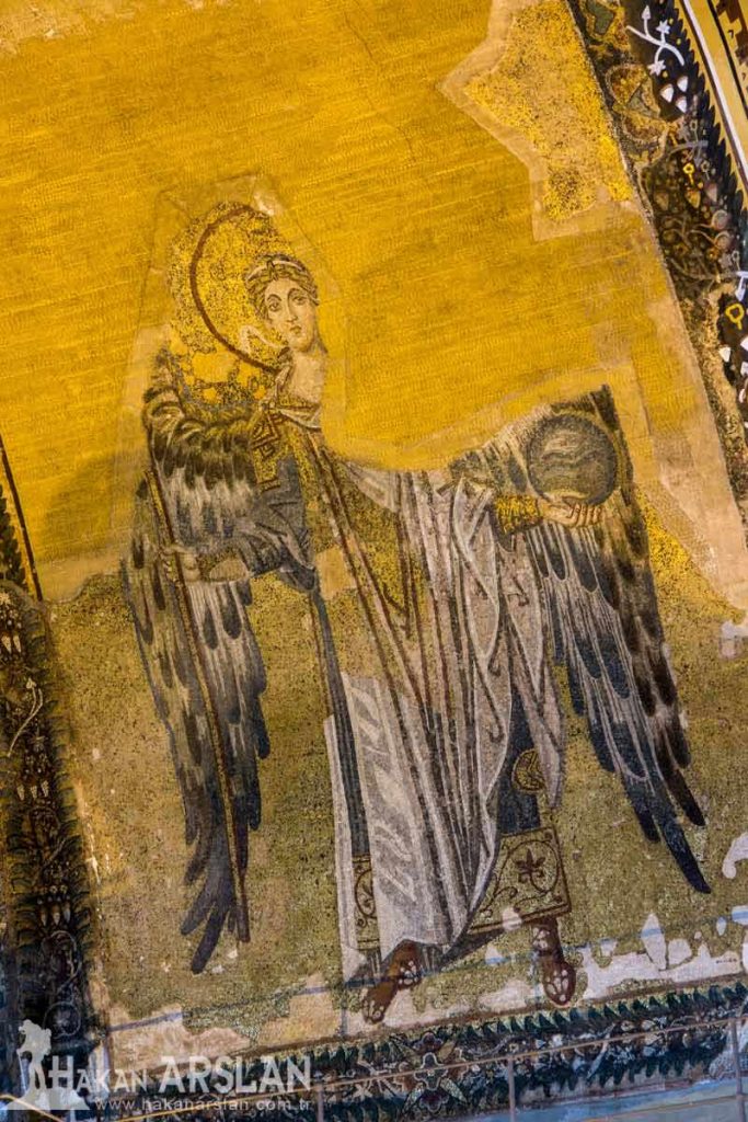Θέλουν να…καλύψουν όλες τις Άγιες εικόνες της Αγίας Σοφίας Κωνσταντινούπολης!