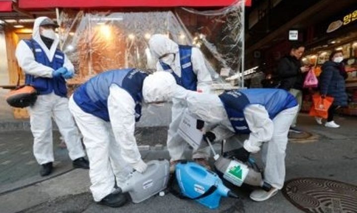 Ο ρουμανικός Τύπος ξεσκεπάζει τη συνωμοσία του κοροναϊού