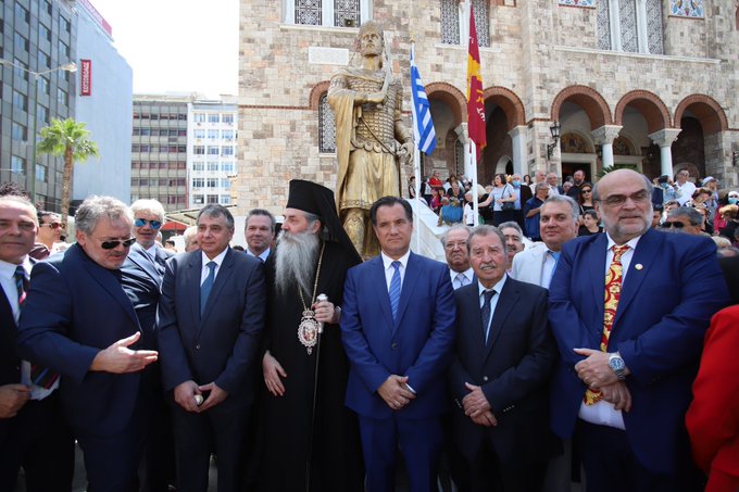 «ΠΑΡΤΥ» ΚΟΡΩΝΟΪΟΥ ΣΤΟΝ ΠΕΙΡΑΙΑ, ΑΛΛΑ ΜΗΝ ΑΝΗΣΥΧΕΙΤΕ! ΟΠΟΥ ΠΑΕΙ Ο ΜΠΟΥΜΠΟΥΚΟΣ… ΔΕΝ ΚΟΛΛΑΕΙ!