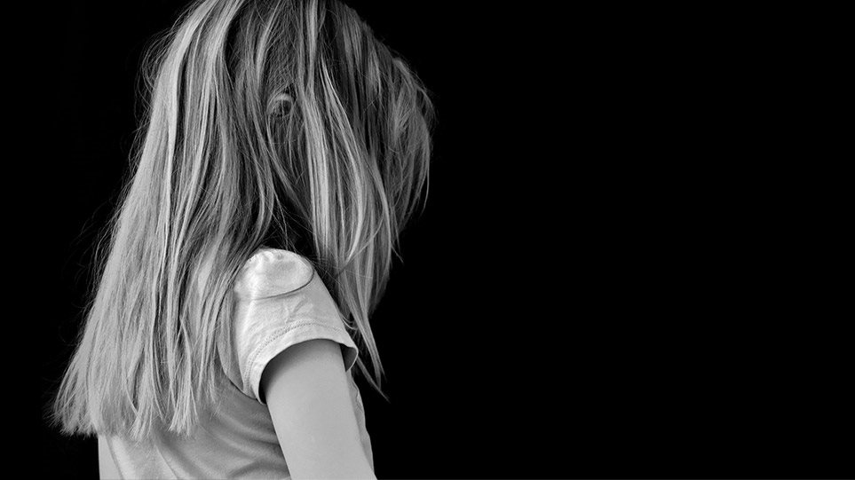 Παιδιά δίνονταν σε παιδόφιλους ανάδοχους γονείς επί 30 χρόνια – Τι ήταν το «πείραμα Κέντλερ»