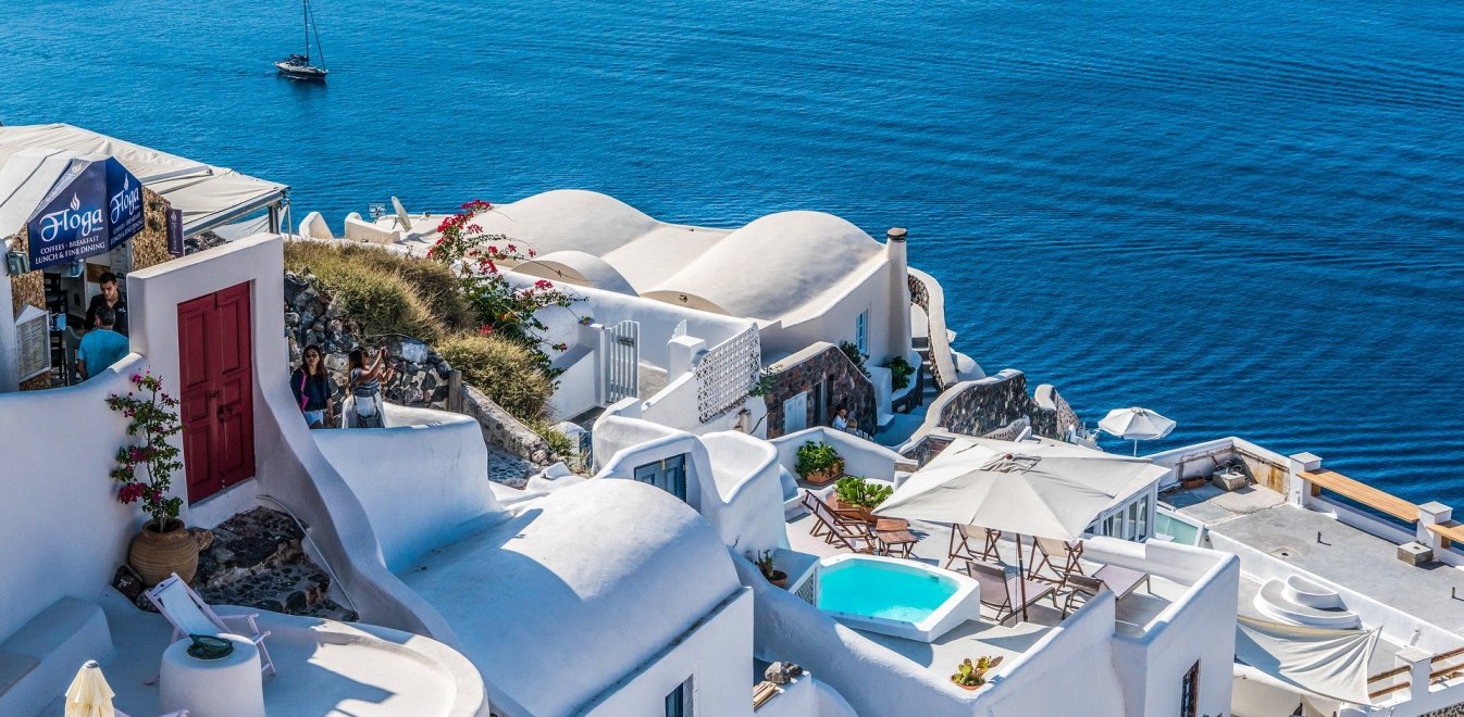 Τουρίστες ούτε για… δείγμα στη Σαντορίνη – Η άδεια Καλντέρα και η αγωνία για το καλοκαίρι