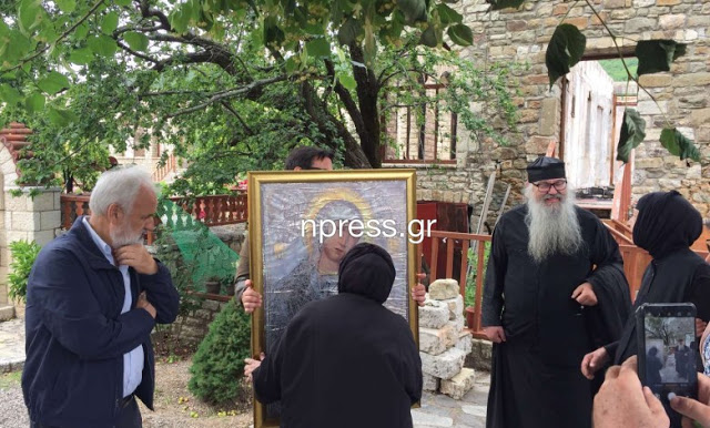Συγκλονιστικό βίντεο με την Γερόντισσα της Μονής Βαρνάκοβας και τον Γέροντα Εφραίμ της Σκήτης του Αγίου Ανδρέα Καρυών