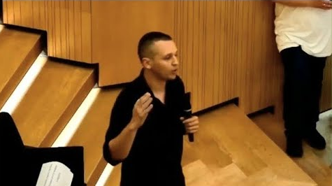 Τούς ξεφτιλίζει όπου σταθεί κι όπου βρεθεί.. Δημοτικό Συμβούλιο, Αθήνα 1-6-2020 – 5λεπτο βίντεο