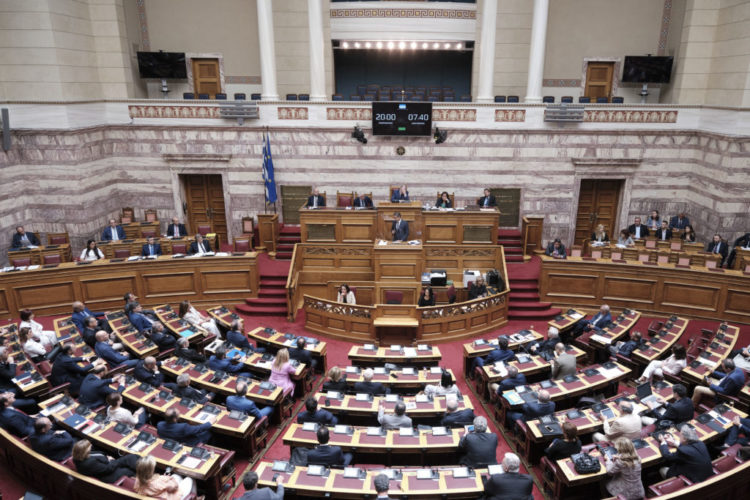 (Ξένη Δημοσίευση) Ο πρωθυπουργός Κυριάκος μιλάει στην Ολομέλεια της Βουλής, την Πέμπτη 9 Ιουλίου 2020. Συνεχίζεται στην Ολομέλεια της Βουλής η συζήτηση και η ψήφιση του σχεδίου νόμου του Υπουργείου Προστασίας του Πολίτη «Δημόσιες υπαίθριες συναθροίσεις και άλλες διατάξεις». ΑΠΕ-ΜΠΕ/ΓΡΑΦΕΙΟ ΤΥΠΟΥ ΠΡΩΘΥΠΟΥΡΓΟΥ/ΔΗΜΗΤΡΗΣ ΠΑΠΑΜΗΤΣΟΣ
