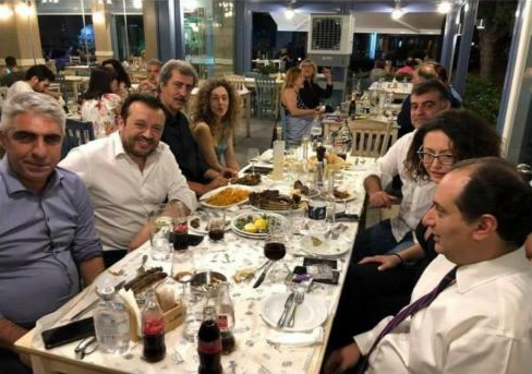 Αποστόλου : Μια παρέα Παππάς, Πολάκης, Βαξεβάνης, Σπίρτζης, Τσίπρας (ο ξάδελφος)…