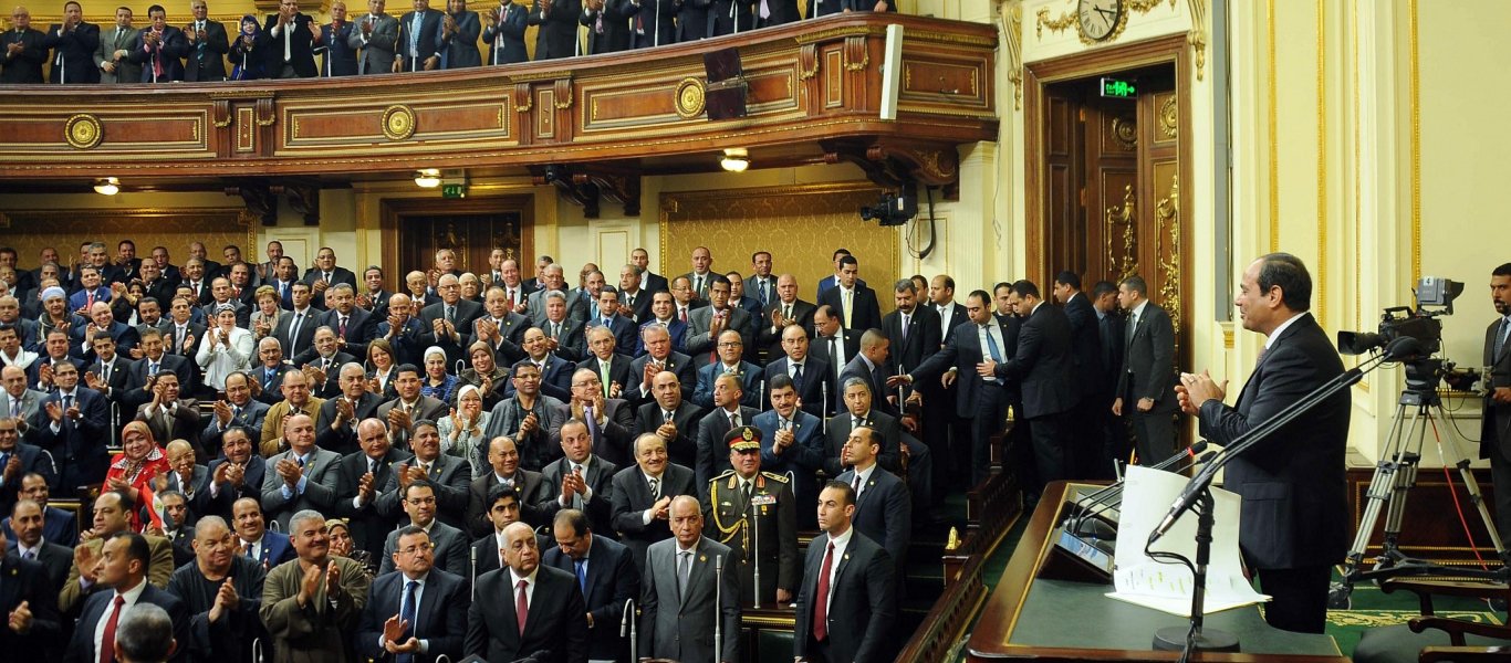 Αναβλήθηκε η συνεδρίαση της αιγυπτιακής Βουλής για επέμβαση στη Λιβύη: Έντονο παρασκήνιο – Κάνει πίσω ο αλ-Σίσι;