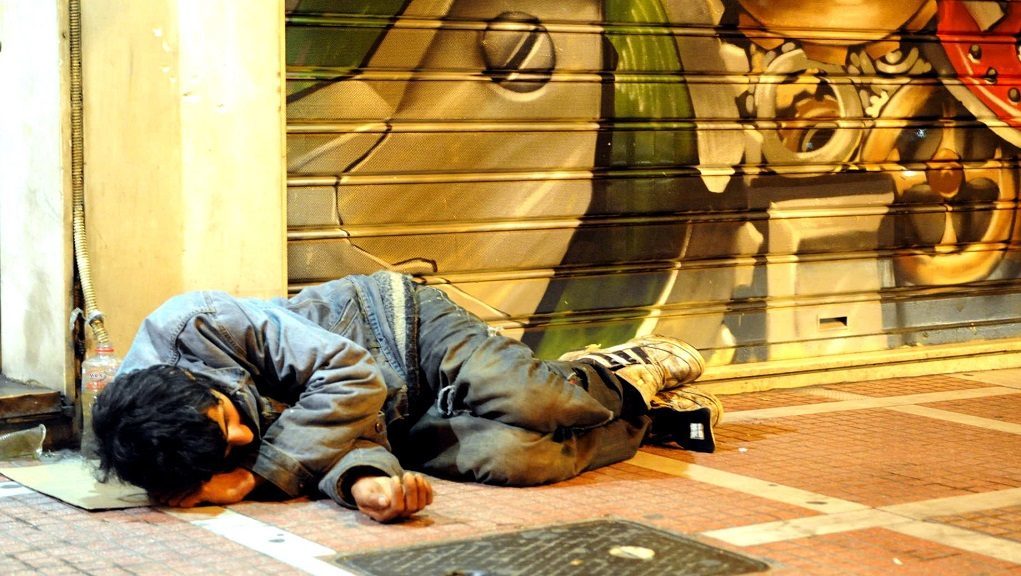Φίλε ,ναρκομανή ,τζογαδόρε ,αλκοολικέ ,άστεγε , δεν θέλεις …..