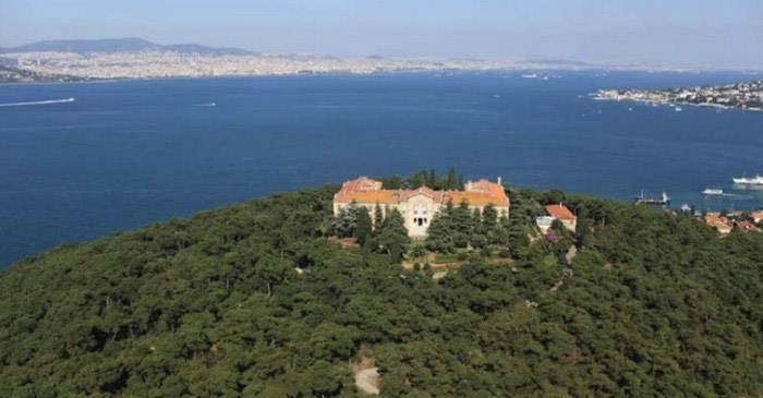 Ιερά Θεολογική Σχολή της Χάλκης: 49 χρόνια φιμωμένη