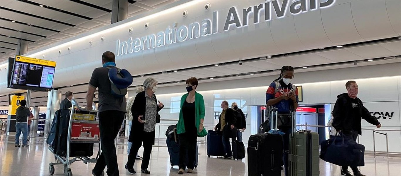 Βρετανικά αντίποινα: Στην «κόκκινη» λίστα η Ελλάδα – Υποχρεωτική 14ημερη καραντίνα για τους Έλληνες τουρίστες