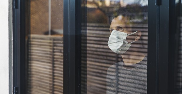 ΗΠΑ: Υποχρεωτική η μάσκα μέσα στα σπίτια (!) και απαγόρευση συγκεντρώσεων άνω των 10 ατόμων σε κομητεία της Φλόριντα
