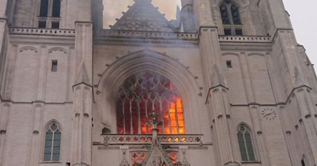 Η σημειολογία του χτυπήματος στη Nantes…Oι ισλαμιστές του Ερντογάν χτύπησαν εμβληματικό Ναό Αποστόλων Πέτρου,Παύλου των εκχριστιανιστών …