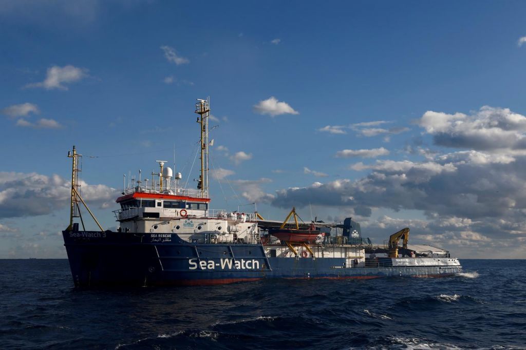 Η Ιταλία κατάσχεσε το γερμανικό πλοίο Sea-Watch 3 που διέσωζε αλλοδαπούς στη Μεσόγειο