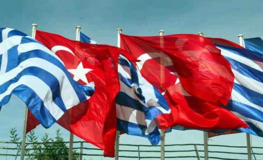 Θανάσης Κ. : Κορίτσια, μη τσακώνεστε…