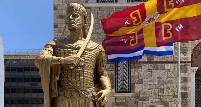 GLADIATOR : Ο ΕΚ ΠΕΝΙΑΣ ΒΑΣΙΛΕΥΣ ΙΩΑΝΝΗΣ ΖΕΙ ΑΝΑΜΕΣΑ ΜΑΣ