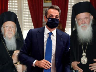 Διονύσης Μακρῆς : Ἔπεσαν οἱ μάσκες… …ἡ ὁλιγοπιστία στό κατακόρυφο