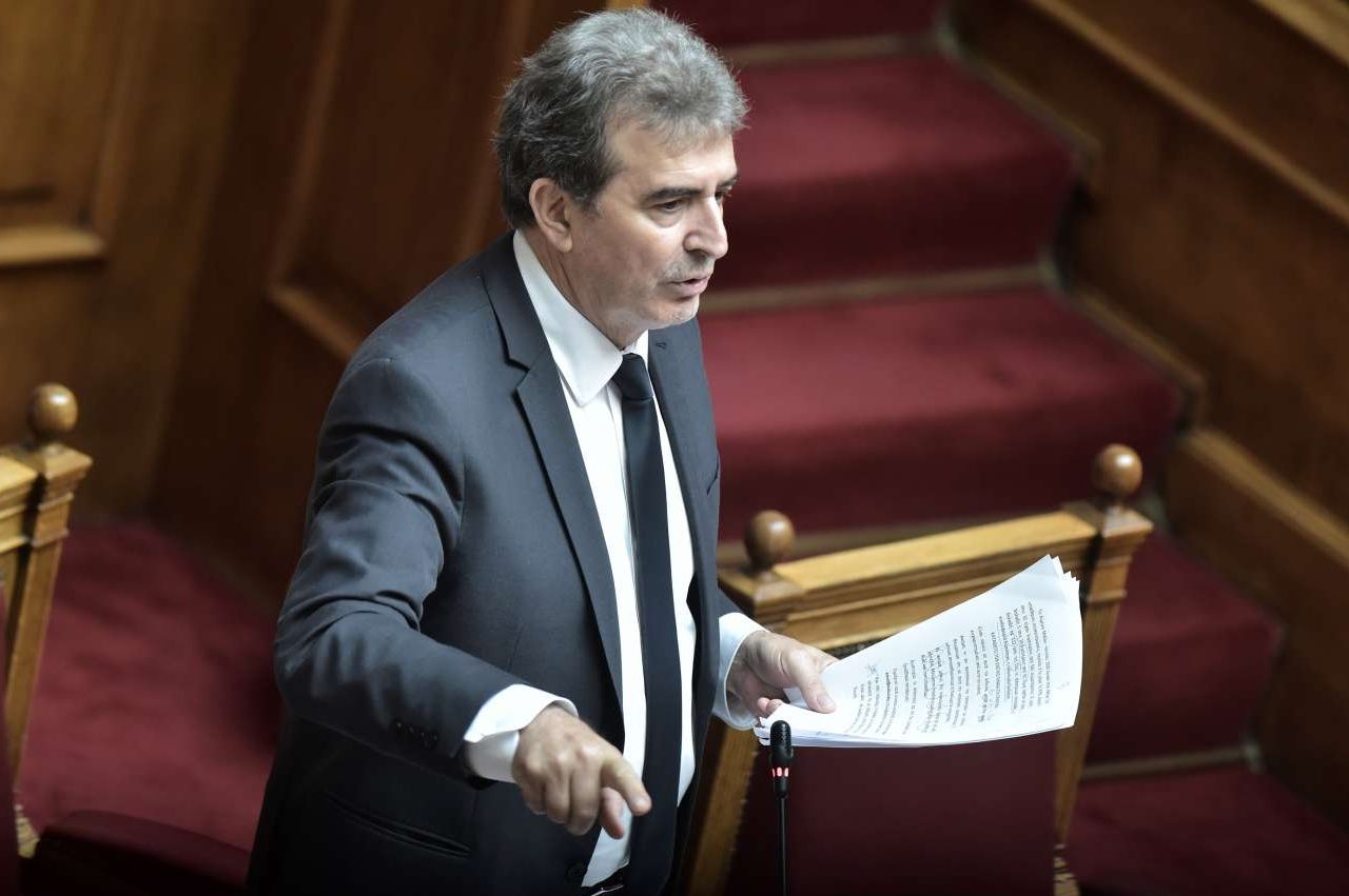 Σε ρόλο Ιωάννη Λαδά ο Μιχάλης Χρυσοχοϊδης