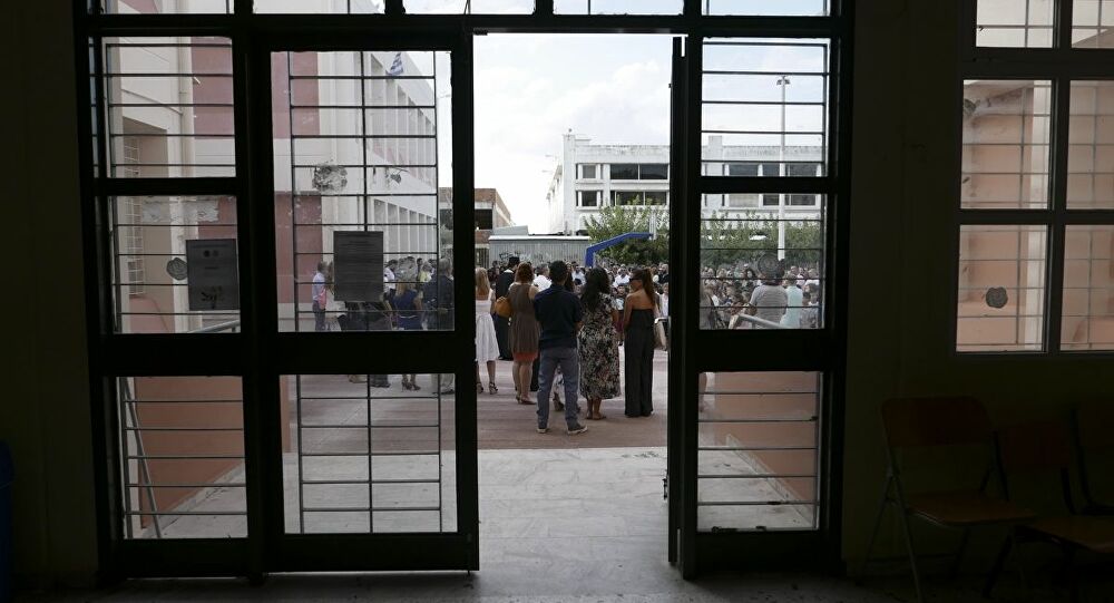 Τι θα γίνει με τα σχολεία τον Σεπτέμβριο – Τα σενάρια για το άνοιγμα