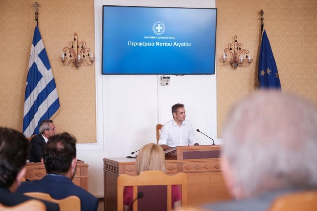 Μάσκες για όλους εκτός… από τον Κ.Μητσοτάκη