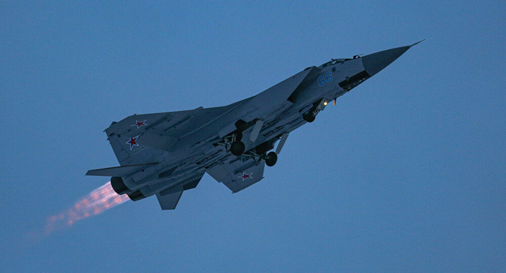 Εντυπωσιακές εικόνες: MiG-31 περνάει στην στρατόσφαιρα και βλέπει τη Γη από πολύ ψηλά – Βίντεο