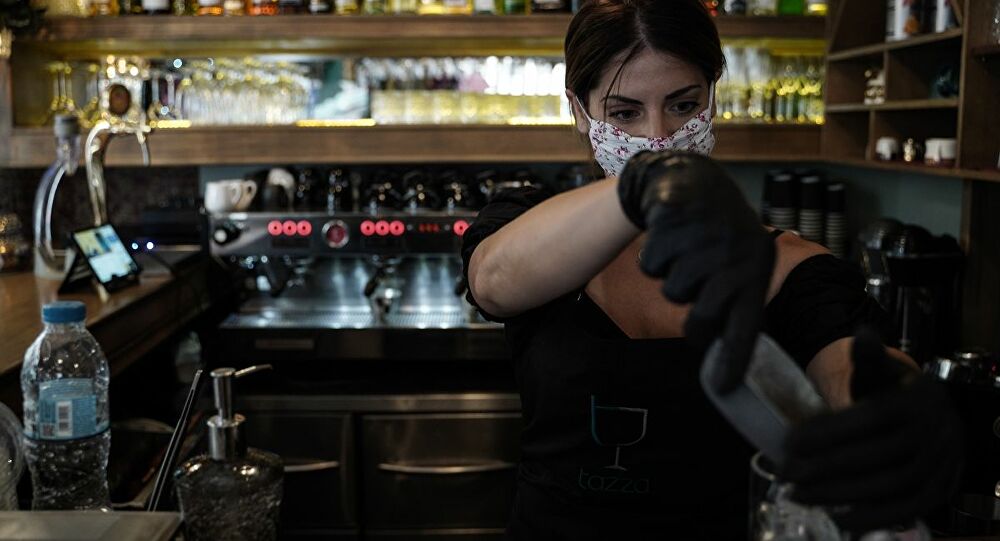 Περιορισμός στο ωράριο των μπαρ: Τι είπε ο Πέτσας για το ενδεχόμενο του νέου μέτρου