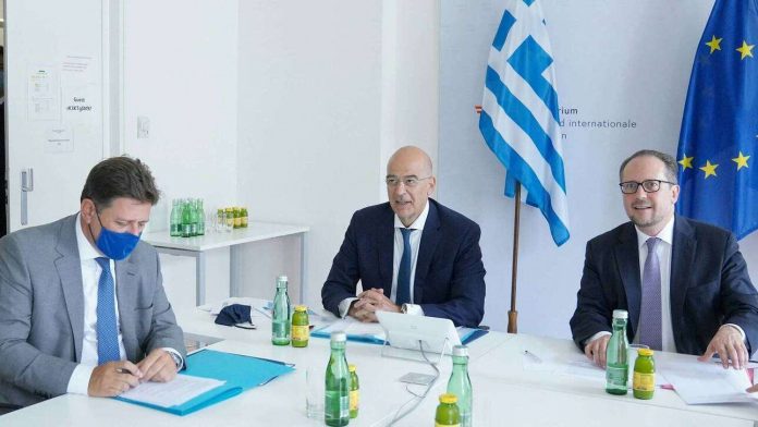 «Καλό κουράγιο Έλληνες» από τους 27, για τα Ελληνοτουρκικά