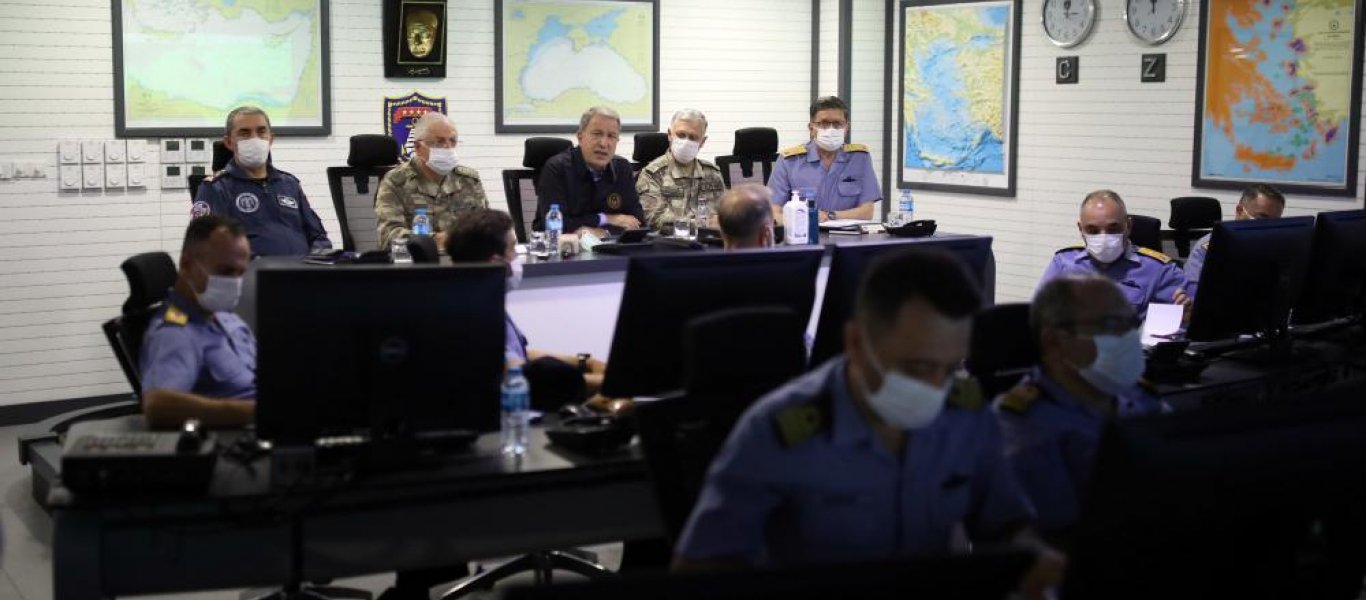 Το τουρκικό Ναυτικό στοχοποιεί με χάρτη τα ελληνικά νησιά του Αιγαίου παρουσία του Χουλουσί Ακάρ
