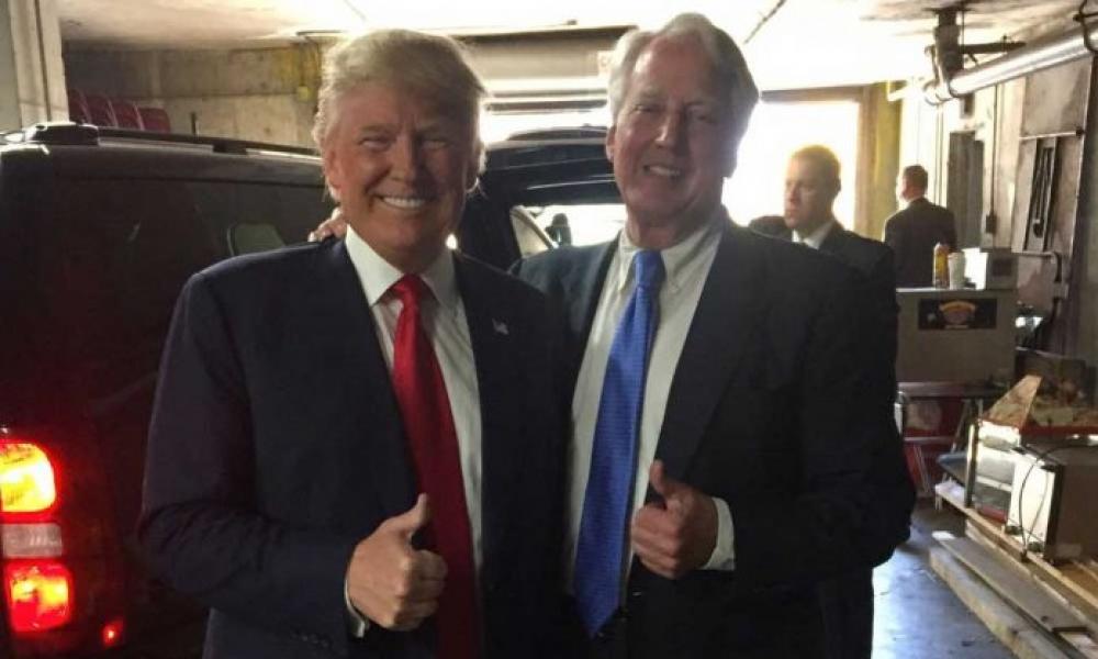 ΒΟΜΒΑ από τον αδερφό του Τραμπ τον Robert Trump: o covid19 σχεδιάστηκε και απελευθερώθηκε στον κόσμο από το Bill & Melinda Gates Foundation.Ο B.Gates θα πάει φυλακή ..