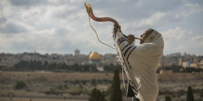 BREAKING ISRAEL NEWS : ΑΝΑΦΟΡΕΣ ΤΩΝ ΣΑΝΧΕΝΤΡΙΝ ΠΡΟΣ ΤΗΝ ΚΥΒΕΡΝΗΣΗ ΓΙΑ ΝΑ ΦΥΣΗΞΕΙ ΤΟ ΣΟΦΑΡ ΣΤΟ ΟΡΟΣ ΤΟΥ ΝΑΟΥ, ΓΙΑ ΠΡΩΤΗ ΦΟΡΑ ΑΠΟ ΤΗΝ ΚΑΤΑΣΤΡΟΦΗ ΤΟΥ ΝΑΟΥ.