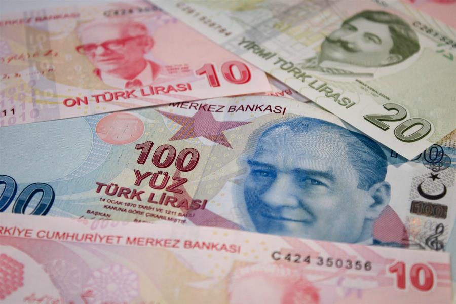 «Κόκκινος» συναγερμός στην Άγκυρα μετά και τη νέα βουτιά της τουρκικής λίρας
