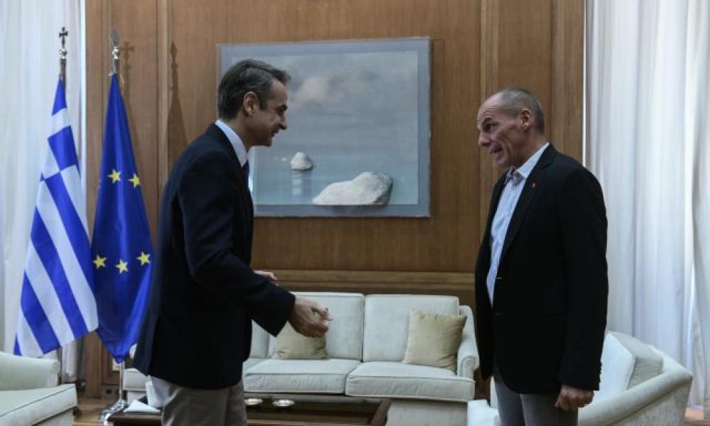Ο Βαρουφάκης “κάρφωσε” τον Μητσοτάκη! Έλληνας πρωθυπουργός: “Εκτός ελληνικής ΑΟΖ το Oruc Reis – Πάμε προς διαπραγμάτευση”