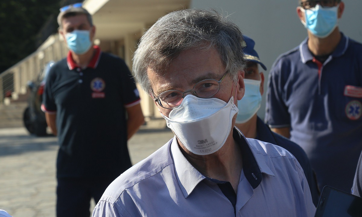 Πότε θα υπηρετήσετε πραγματικά την επιστήμη κ. Τσιόδρα;