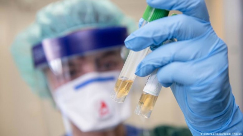 Τι ακριβώς είναι αυτό το εμβόλιο της AstraZeneca που θέλουν να μας χορηγήσουν; «Εμβόλιο τον Αύγουστο το 2021» λέει η επικεφαλής της Ένωσης Ευρωπαϊκών Φαρμακευτικών Βιομηχανιών (VIDEO)