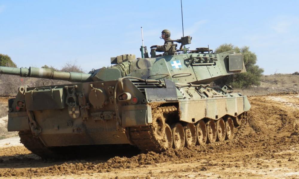“Επική μάχη”: Έλληνες με LEO2A4 εναντίον αμερικανών με ABRAMS – Ποιος ήταν ο μεγάλος νικητής – Βίντεο