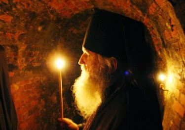 «Μια φορά καθώς καθόμουν στο στασίδι μου, βλέπω να με πλησιάζουν πολλοί Άγγελοι…»