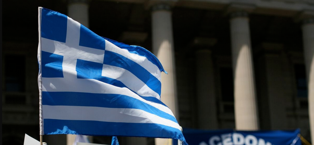 Μάσκα με το ΖΟΡΙ! Οι Έλληνες που ζουν πρώτοι την παγκόσμια μπόρα – ΒΙΝΤΕΟ ΣΟΚ