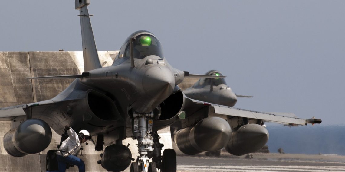 Όταν ένα Rafale “κλείδωσε” ένα F-22 – Ο θρίαμβος των γαλλικών ραντάρ (vid)