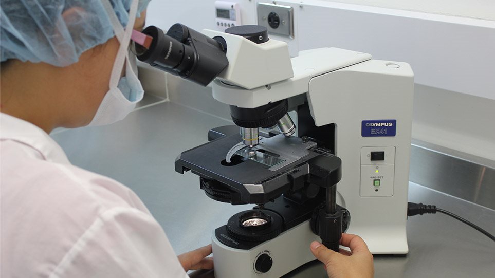 Εμβόλιο AstraZeneca: Τι έδειξε το πόρισμα μετά την ανεξήγητη ασθένεια που εμφάνισε εθελόντρια