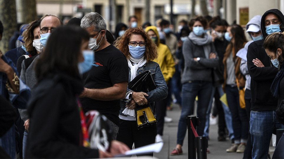 Κορωνοϊός: Οι μύθοι και τα ψέματα γύρω από τη (μη) χρήση μάσκας – Οι ειδικοί απαντούν