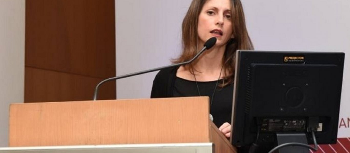 Μέλος της επιτροπής λοιμωξιολόγων εκφράζει αμφιβολίες για το εμβόλιο: «Δεν ξέρω αν θα το κάνω»