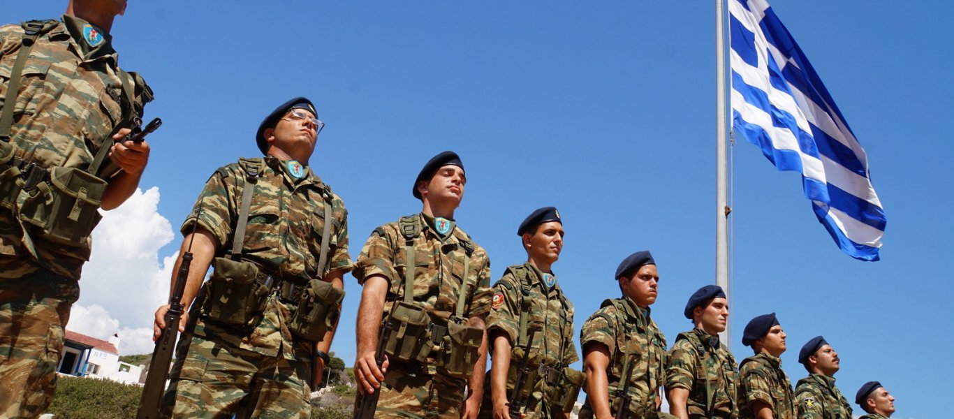 «Σείστηκε» το Καστελόριζο από τον Εθνικό Ύμνο των Ελλήνων στρατιωτών (βίντεο)