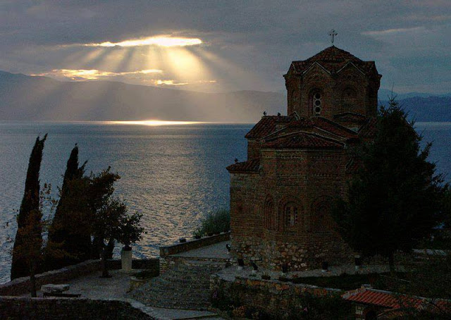 Μεγάλη διαστροφή υπάρχει στον κόσμο! (Άγιος Παΐσιος) // ΤΟ ΕΙΝΑΙ ΜΑΣ ΕΙΝΑΙ ΔΑΝΕΙΟ ΑΓΑΠΗΣ // Τα λίγα και απλά της προσευχής