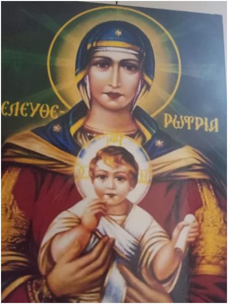 ΗΛΙΑΣ Δ. ΚΑΛΛΙΩΡΑΣ : Φίλη της ομάδας μας έβγαλε δύο φωτογραφίες σε διάστημα 2 δευτερολέπτων την Παναγία την Ελευθερώτρια. Και κοιτάξτε τι κρατάει στην μια ο Χριστός μας,…
