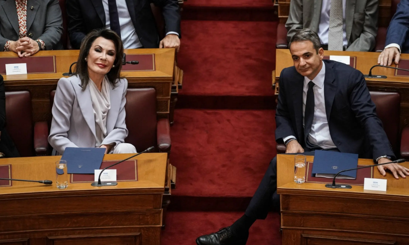 Ας αρχίσουν οι… κλωτσιές σε Μητσοτάκη – Αγγελοπούλου! Το βίντεο της Επιτροπής, προσβάλλει τους Έλληνες!
