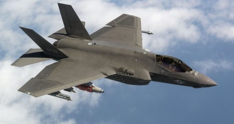 Σύγκρουση F-35 με ιπτάμενο τάνκερ KC-130 και συντριβή! (ΒΙΝΤΕΟ)