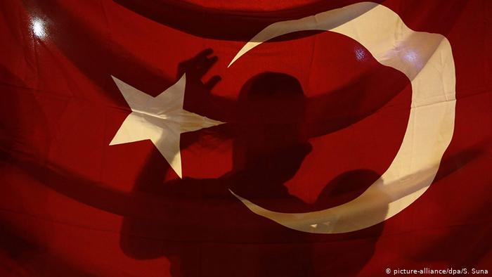 Με «ξεσηκωμό του Ισλάμ» απειλεί ο Ερντογάν την Ευρώπη