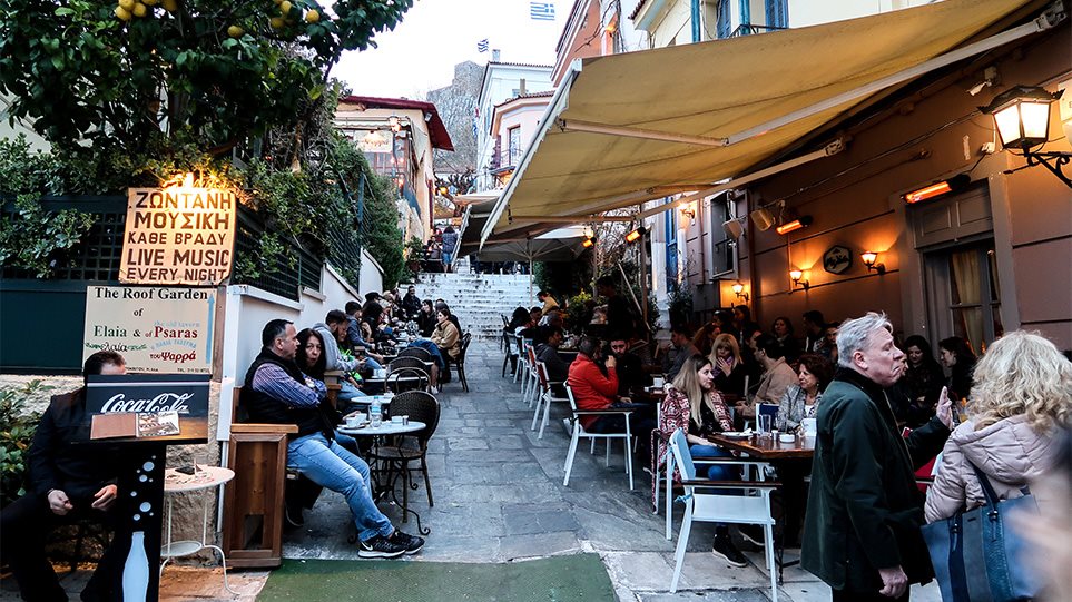 Γεωργιάδης: Στο τραπέζι να κλείνουν τα καταστήματα εστίασης στις 22:00
