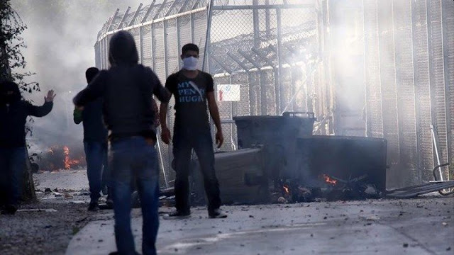 Αποκαλύψεις-σοκ από Γερμανίδα δημοσιογράφο: Όπλα, μαχητές και μπίζνες με ΜΚΟ στη Μόρια! Γιατί ΟΗΕ και ΕΕ «ορέγονται» τα ελληνικά νησιά