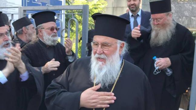 ΑΘΩΟΣ και για τις δύο κατηγορίες ο Μητροπολίτης Κερκύρας κ. Νεκτάριος!