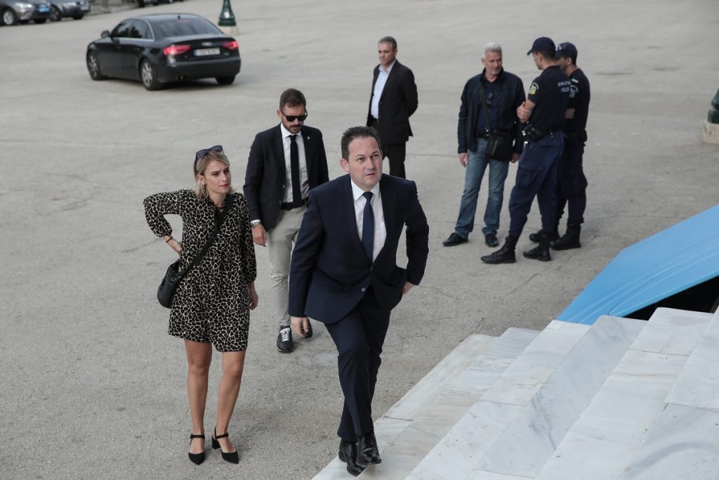 Ανοίξτε επειγόντως εστίαση και εμπορικά. Ο κόσμος δεν αποδέχεται το lockdown