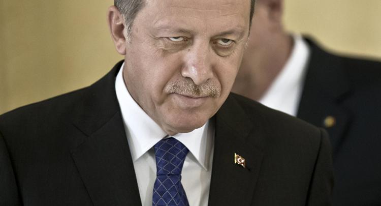 Τί νομίζετε, ότι μια χώρα που κάθε δεύτερο μήνα ανοίγει νέο μέτωπο πολέμου, θα συνετιστεί από την απώλεια 76 ψυχών και μερικών κτιρίων;